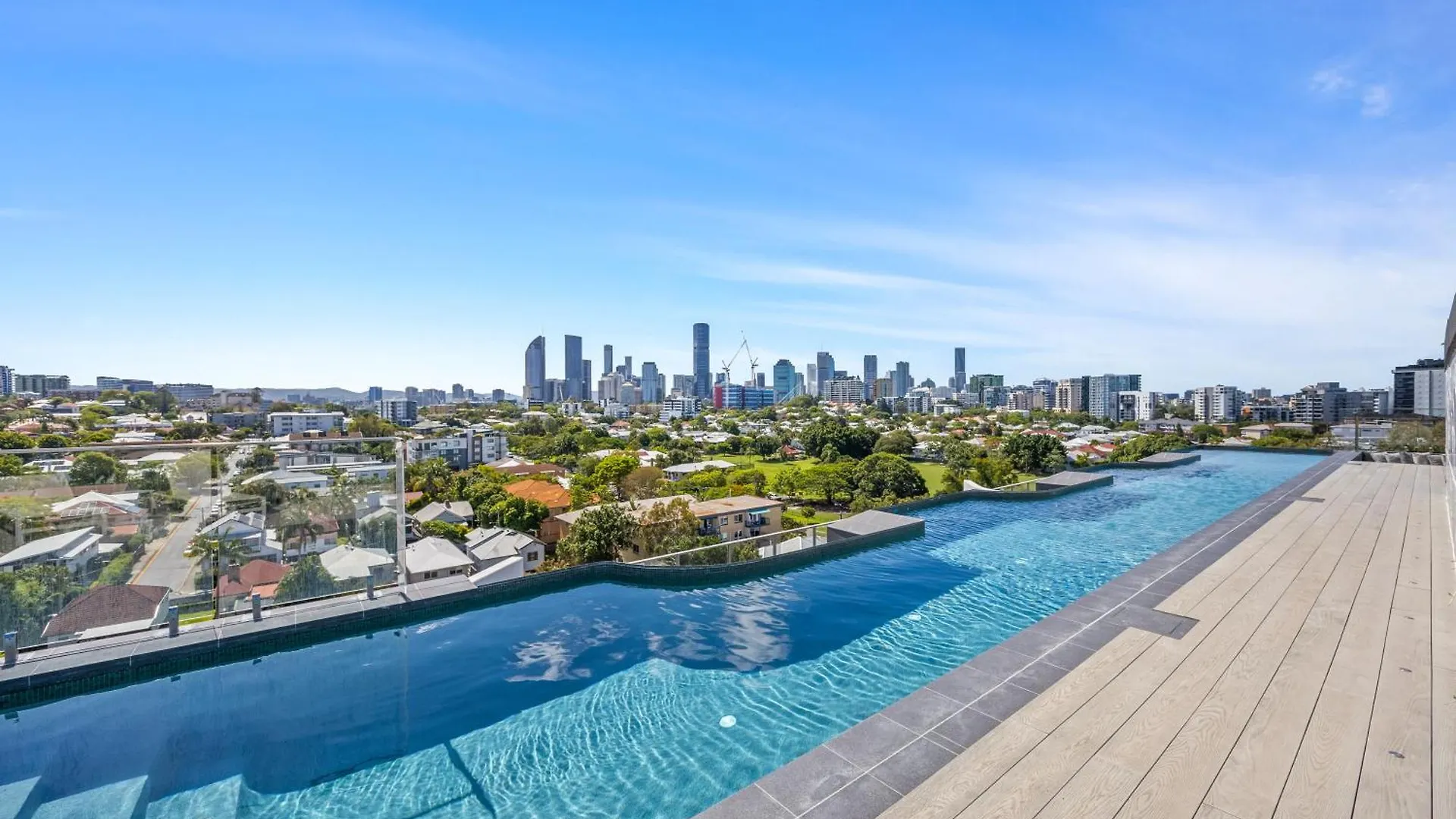 Sinclair Apartments - Free Secure Parking Brisbane